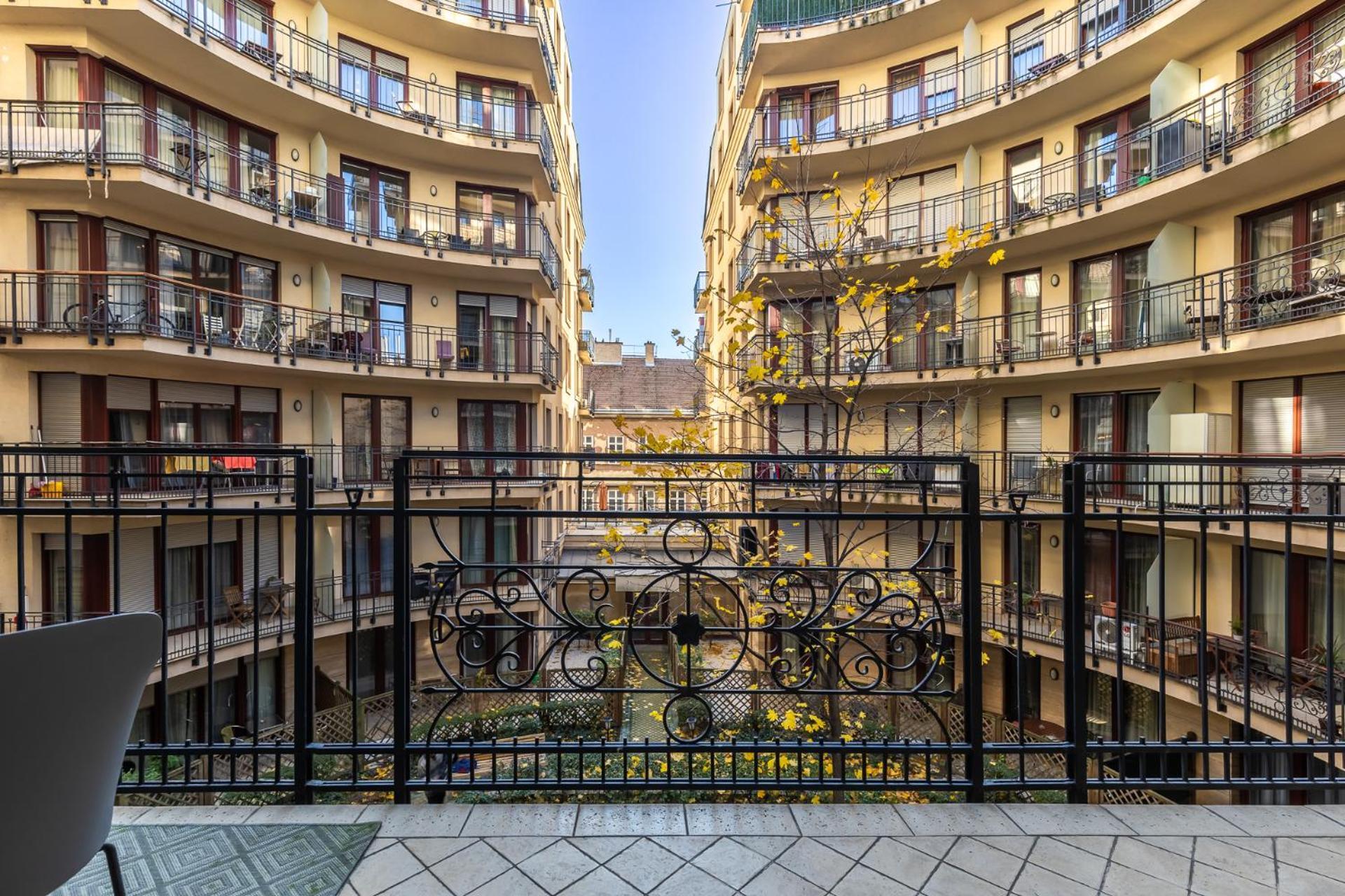 Venus - King Street V - Balcony Апартаменты *